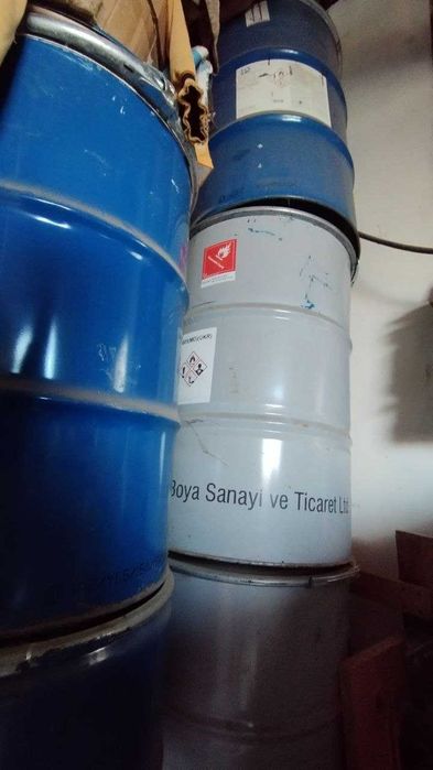 Бочки з кільцем 220л  (пусті від фарби)