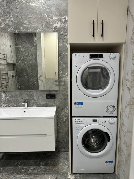 Сдам кухня студия и отдельно спальня ЖК Гагаринский Аркадия 600 уе