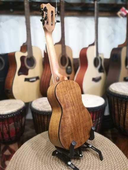 ukulele koncertowe SEGOVIA Walnut 24 concert 24c