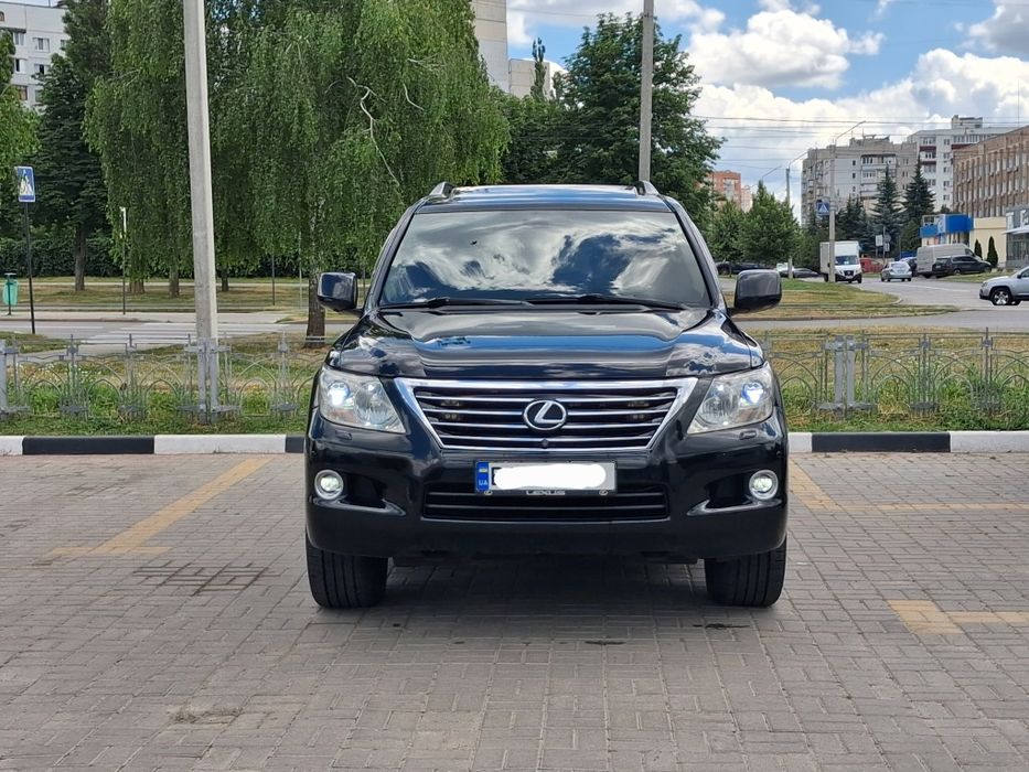 Lexus LX570 в гарному стані Торг є