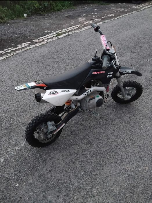YCF 88 Start com caixa de velocidades avariada