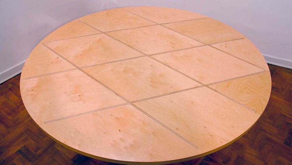 Mesa de jantar de grandes dimensões