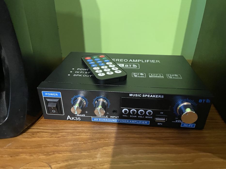 Radio z Bluetooth i kolumnami