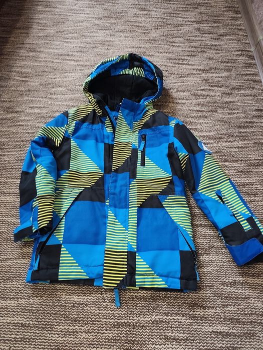 Дитяча лижна куртка в ідеальному стані підійде до 5 років