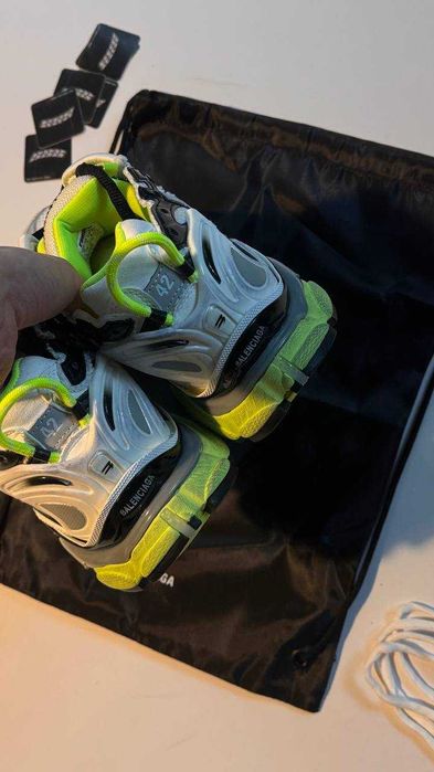 balenciaga runner archive drip style white yellow раннери сітка кросівки на літо