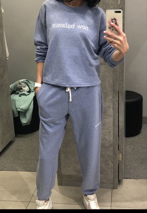 Продам спортивный костюм new balance