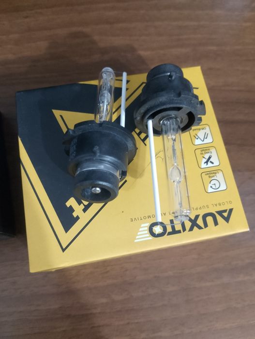 Лампи ксинон d2s комплект