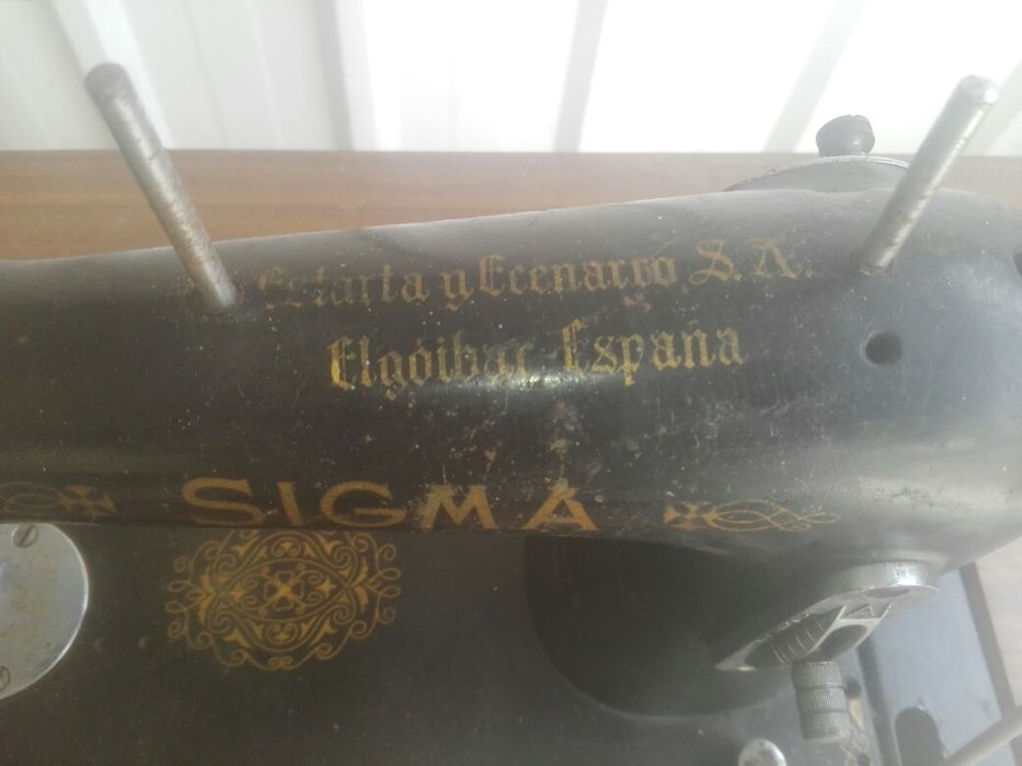 Maquina de costura antiga