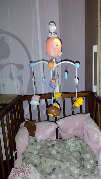 Мобіль в дитяче ліжечко