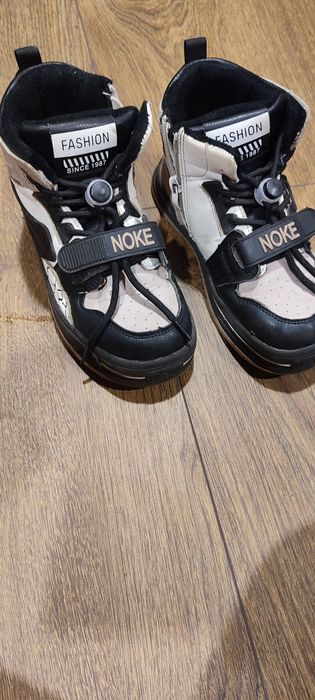 Кросівки, ботинки, демісезонні, літні.