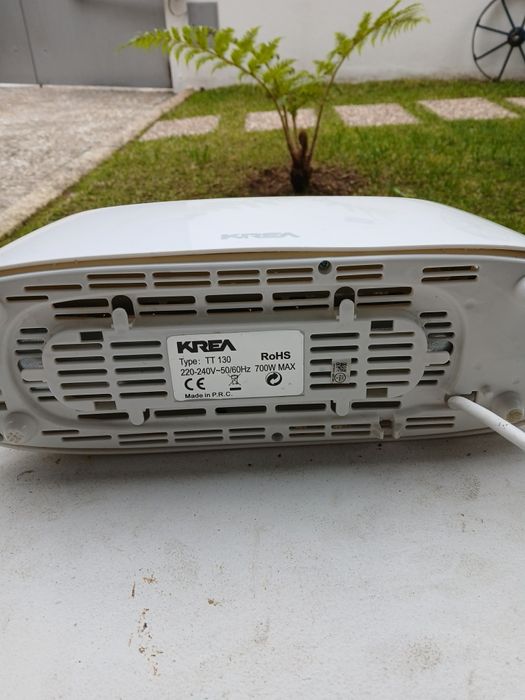 Torradeira da marca Krea, modelo TT130.