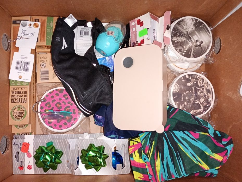 Zestaw karton mix Biedronka action inne 60 sztuk S1218