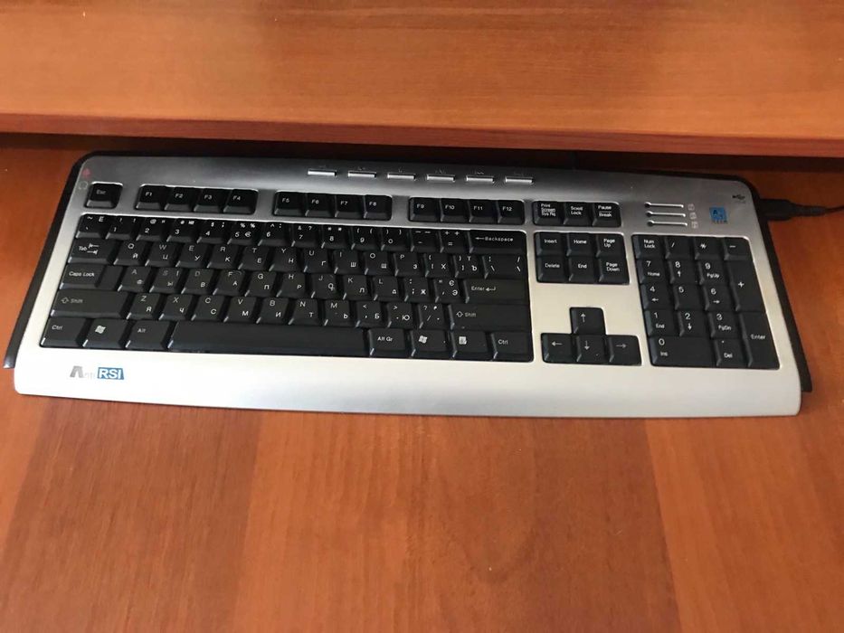 Продам комп'ютер  + монітор DellU2312HM