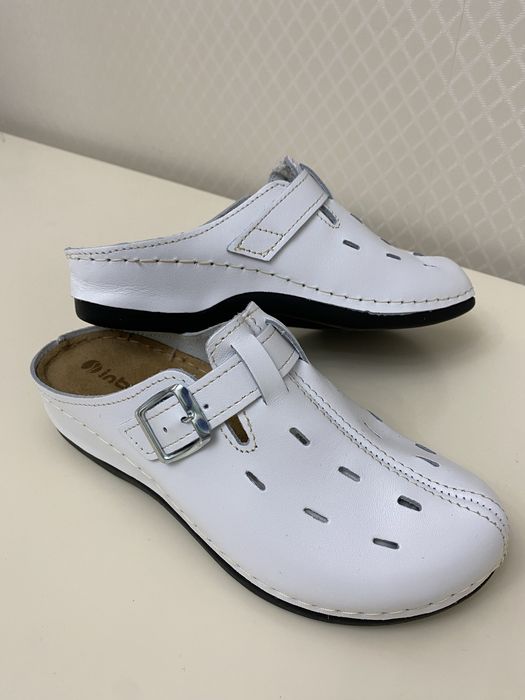 Жіночі шкіряні шльопанці сабо Inblu,36-41 білі та бежеві.