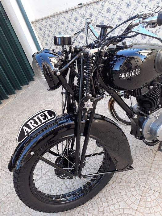 Ariel XG 350cc. Militar de 1943, restaurada e impecável.