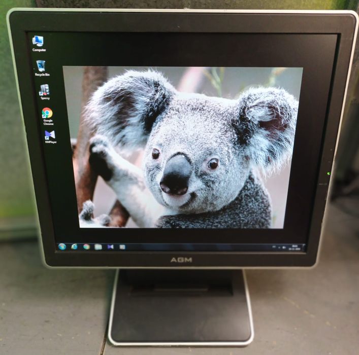 Monitor AGM A17S. 17 Polegadas
