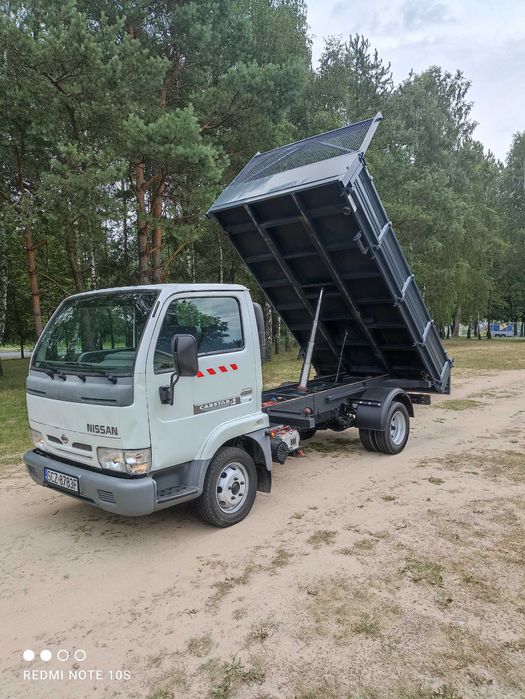 Nissan Cabstar 2000 r. z oryginalnym 3-stronnym wywrotem, bardzo niski przebieg tylko 73 tys.