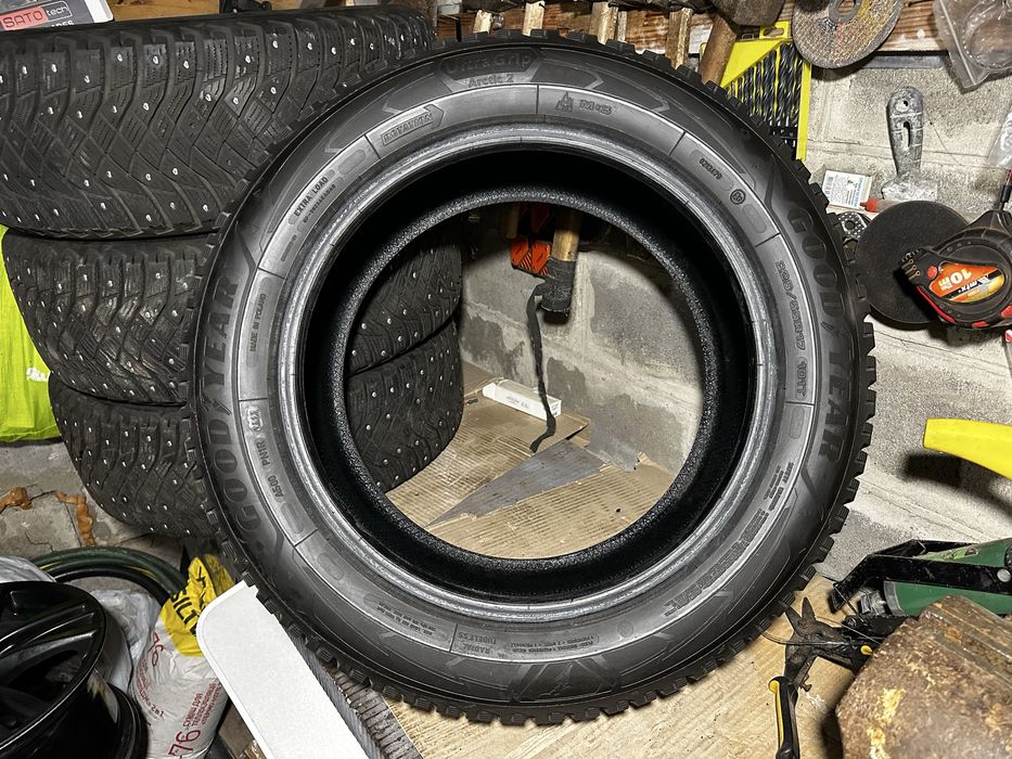 Goodyear 225 55 r17 стан Нових