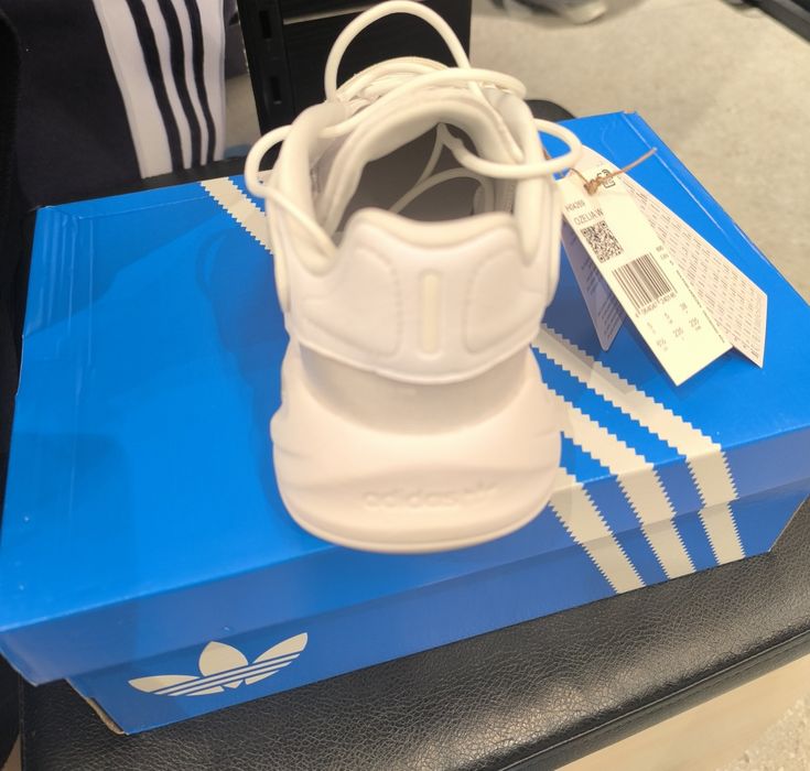 Buty Adidas Ozelia
