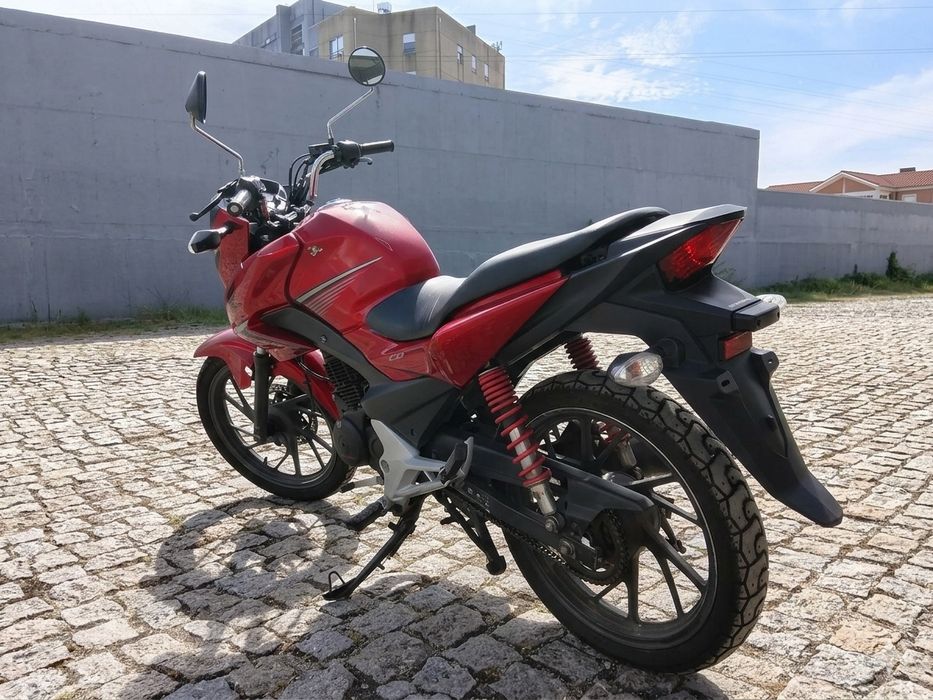 Moto Honda CB125F