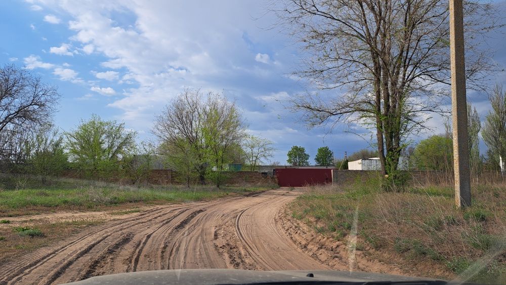 Продаж земельної ділянки. Будинок.  Гараж