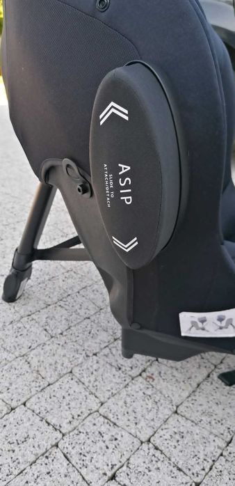 Axkid move - fotelik dziecięcy 15-25 kg.