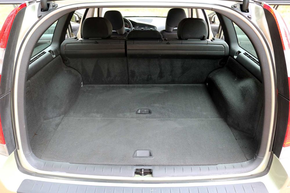 Volvo V70  2.4i (5 Cil.) Aut. **Irrepreensível**