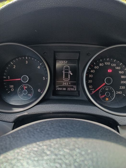 Volkswagen Golf 6 (1.6 дизель )