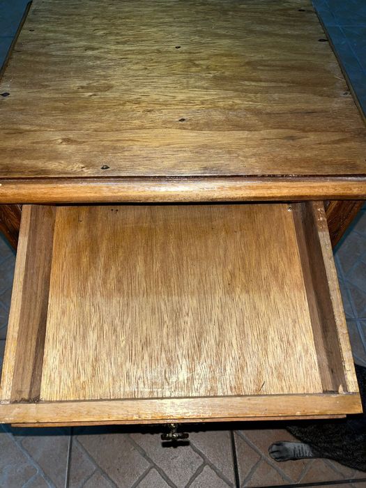 Mesas de cabeceira antigas