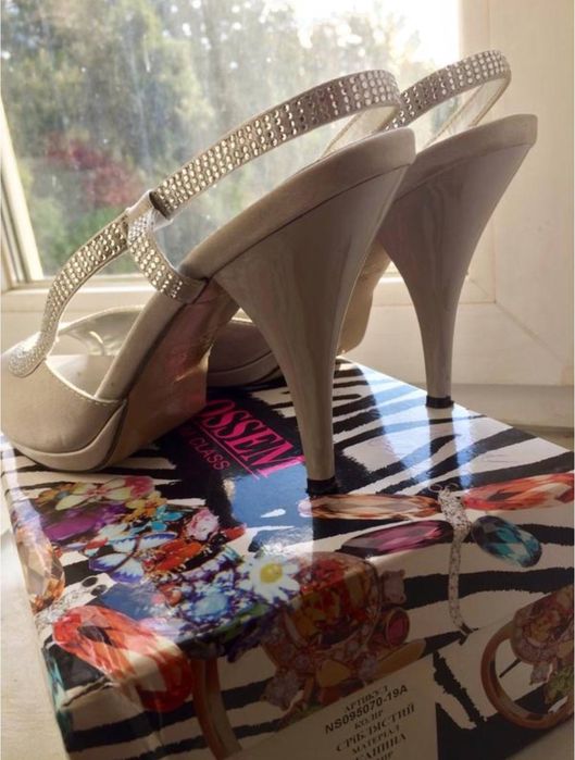 Босоножки женские