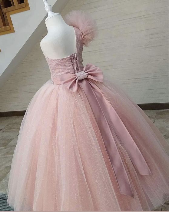 Плаття на випускний