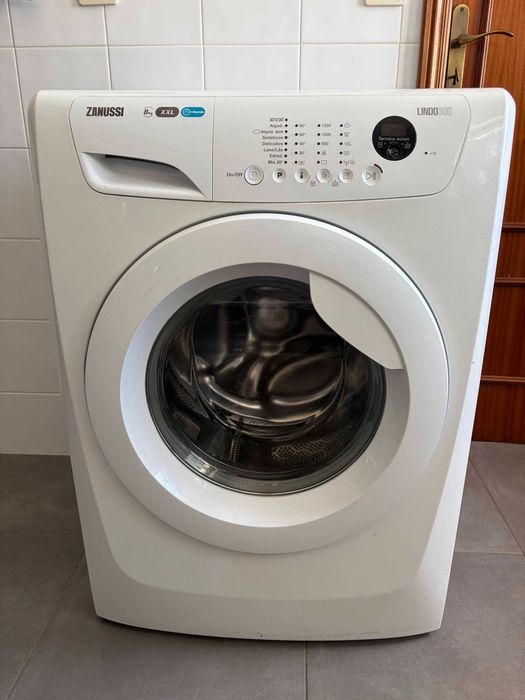 Máquina de Lavar Roupa Zanussi Lindo300 8kg 1200rpm
