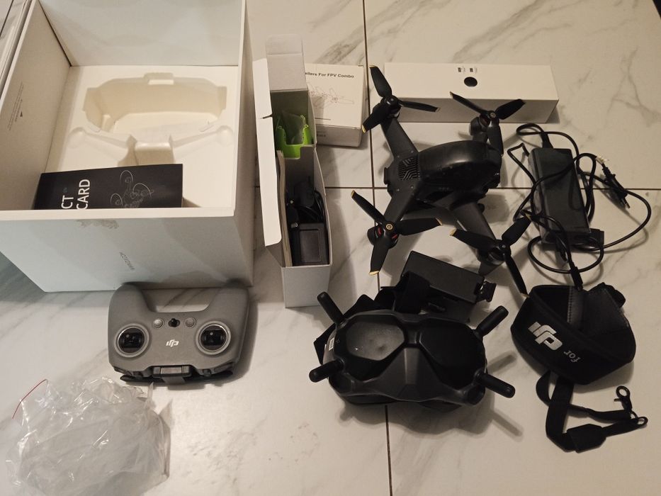 Dron  DJI FPV combo
