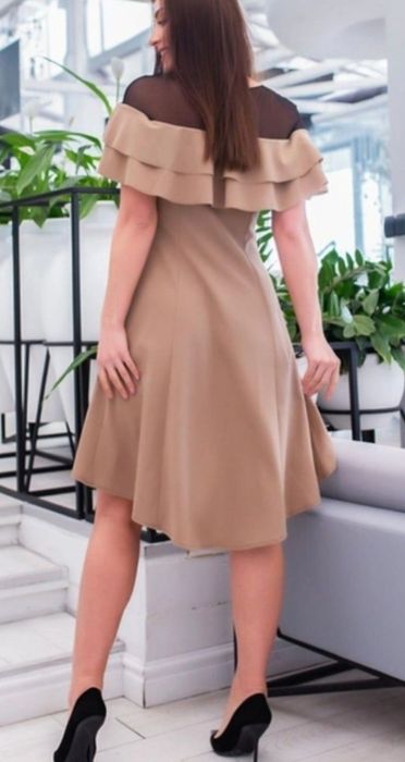 Платье миди с воланами на плечи и сеткой беж XL из плотной ткани