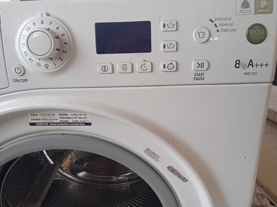 Máquina de lavar roupa Hotpoint Ariston WMG 823