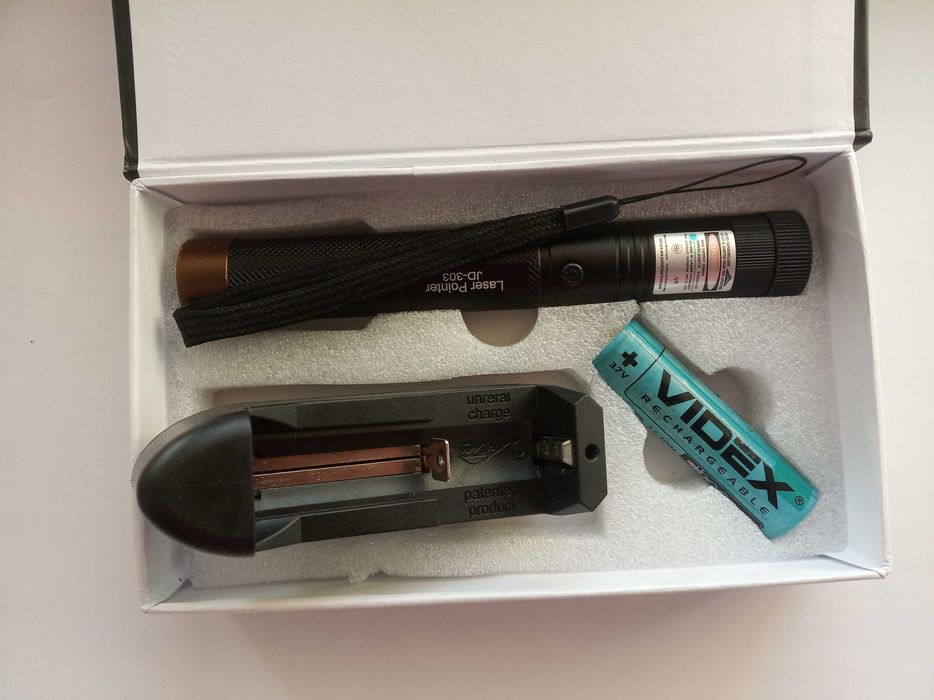 Лазерна указка JD-303