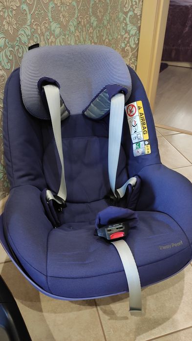 Дитяче автокрісло  Maxi-Cosi з базою