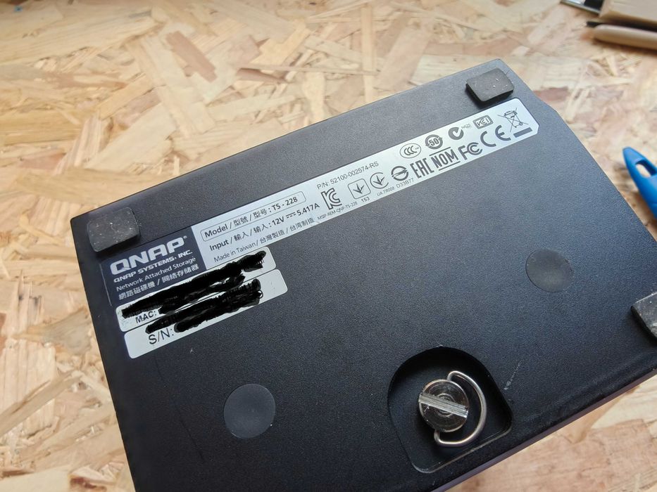 NAS Qnap TS-228