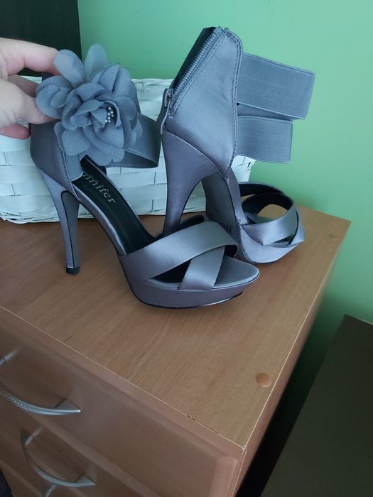 Sandalki / Szpilki na platformie roz.38