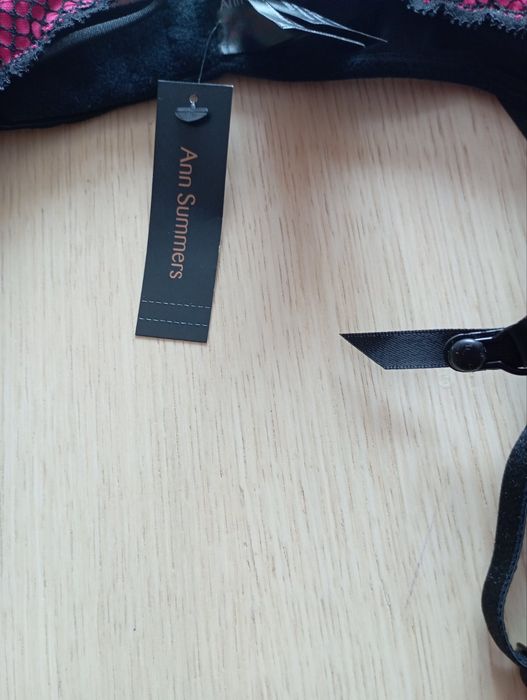 Нові пояси для панчіх Ann Summers