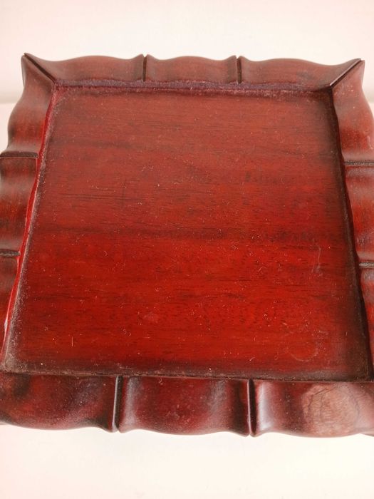 Pequeno pedestal chinês pau rosa