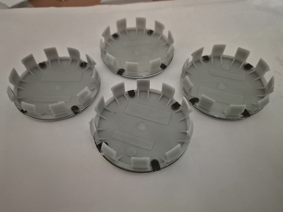 dekielki kołpaki do bmw średnicy 68/64mm czrno- białe
