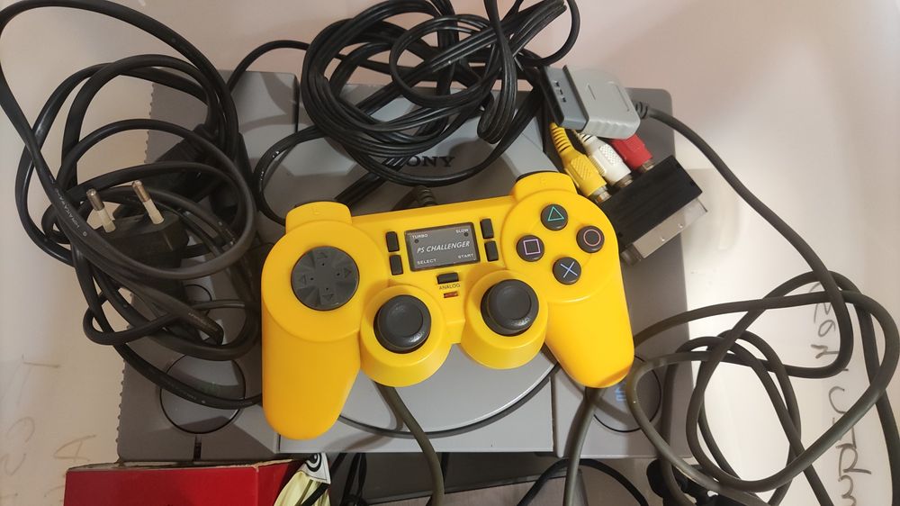 Consola oficial Sony PlayStation PS1 completa com comando