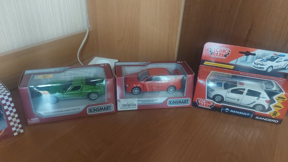 Продаю детские модели  машинок.