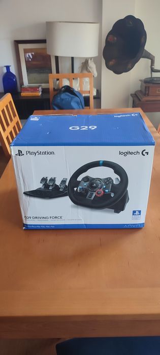 Volante Logitech G29 com suporte