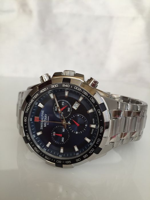 Чоловічий годинник Swiss Alpine Military, Швейцарії