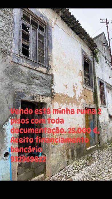 Vendo está casa em Santarém ao pé da estação de comboios