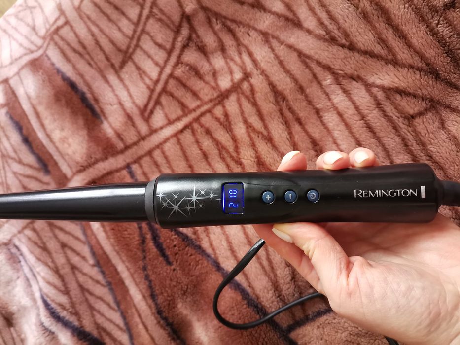 Плойка конусная Remington.