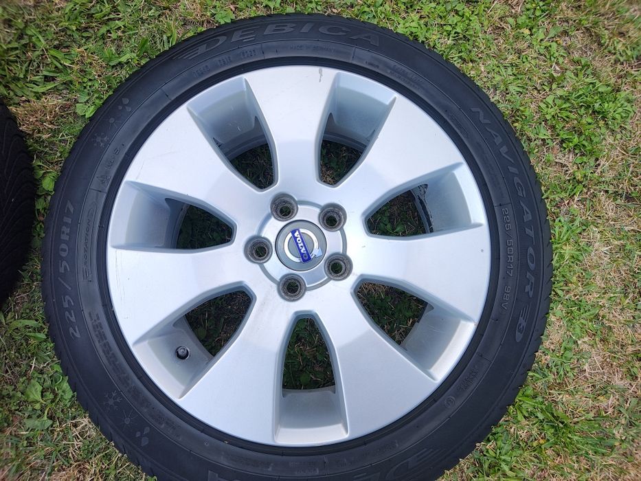Koła Alufelgi Volvo 17 5x108 wielosezonowe Dębica Nawigator 3  2023