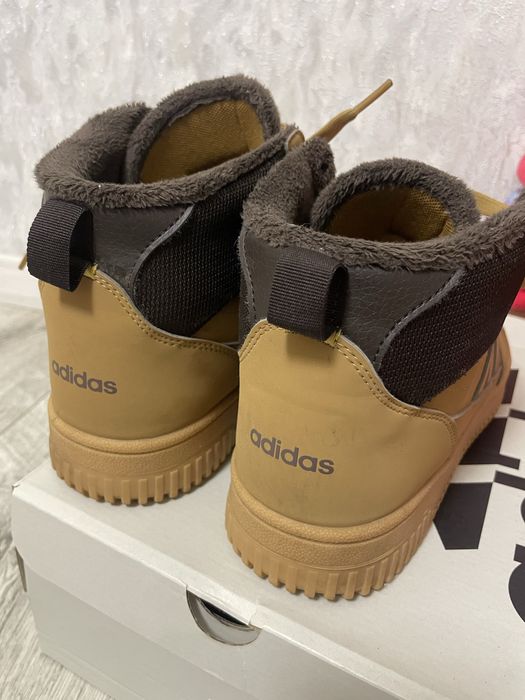 Чоловічі зимові черевики Adidas Break Start Mid Winterized
